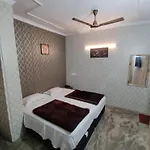 Hotel Classy - Nizamuddin Railway Station