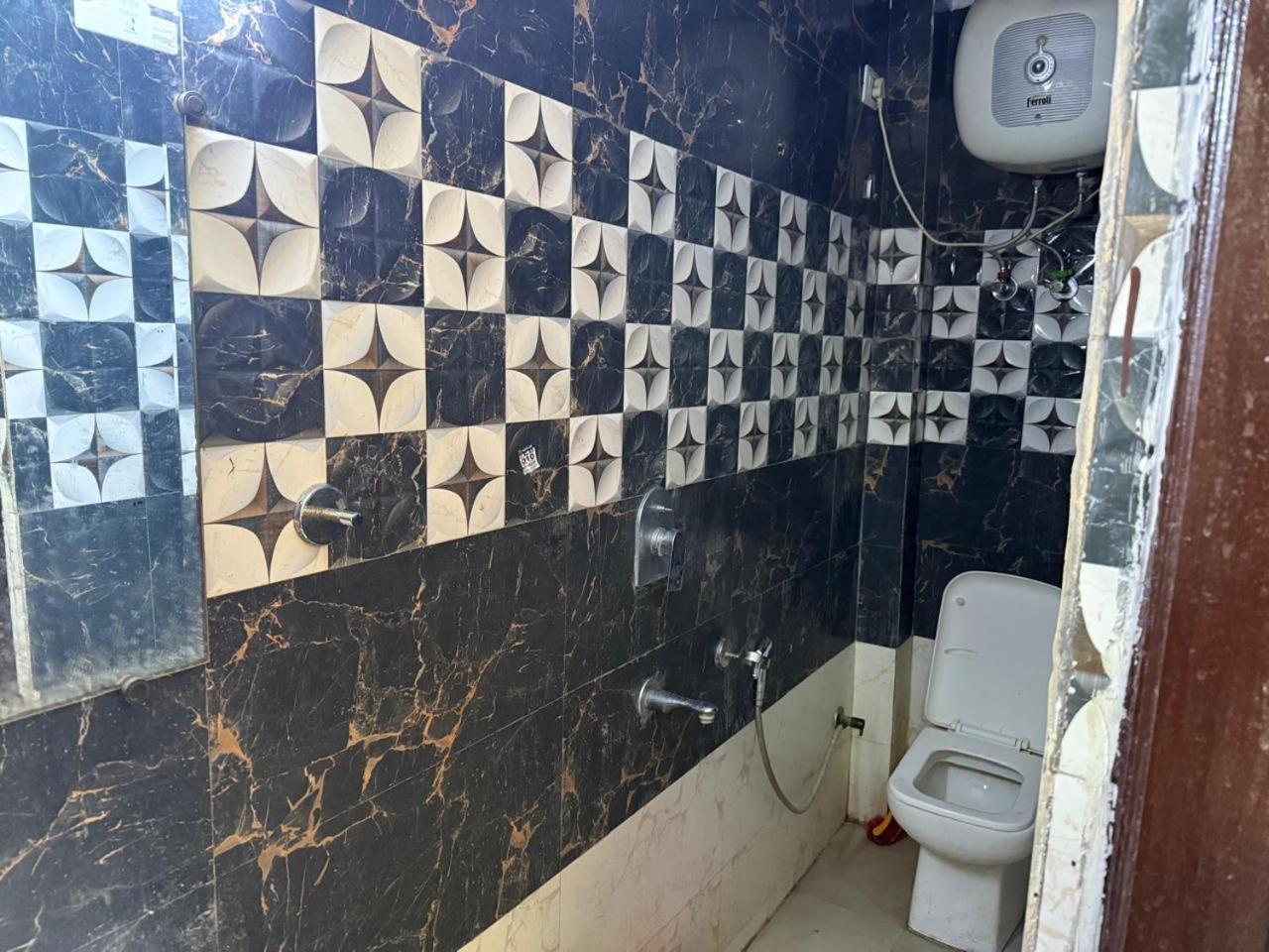 Hotel Classy - Nizamuddin Railway Station 3*