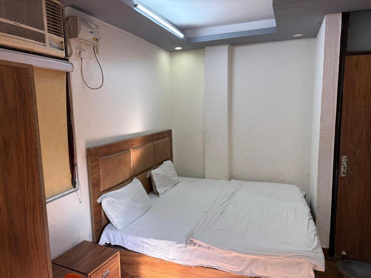 Classy - Nizamuddin Railway Station Hotel 3*