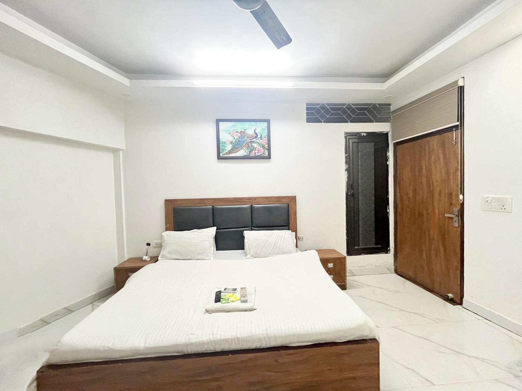 Hotel Classy - Nizamuddin Railway Station