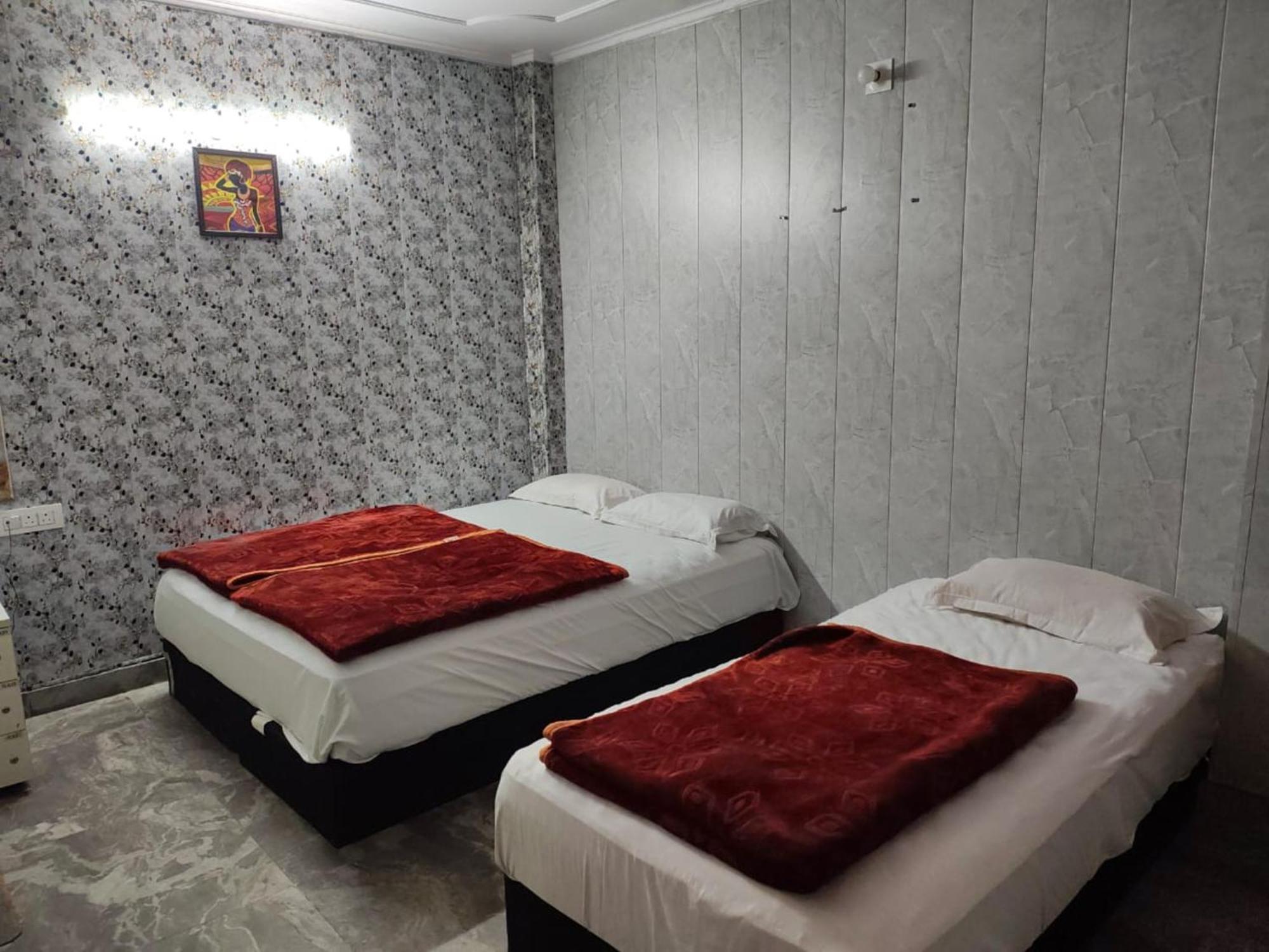 Classy - Nizamuddin Railway Station Hotel New Delhi